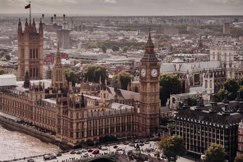Best London Tours for Seniors: Black Cabs, Windsor, or a Gentle City Day?