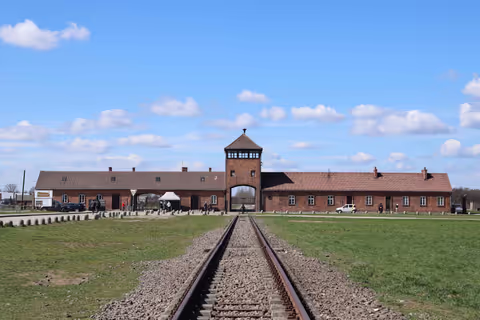 Private Tours to Auschwitz From Krakow: What You Need to Know First