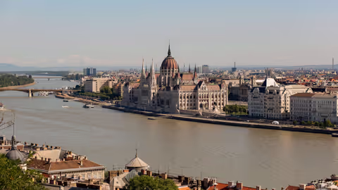 Best Tours for Seniors in Hungary: Accessible Routes, Pacing & Local Guide Options 