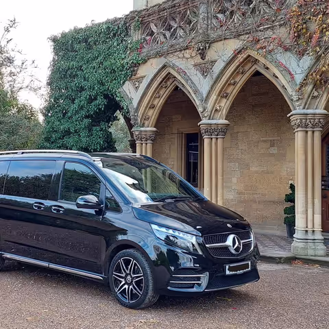 Edinburgh Tour Guide - Voyagers Tours