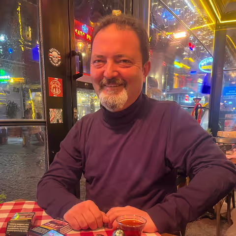 Istanbul Tour Guide - Serkan K.