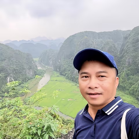 Tuyen N.