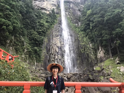 Kumano Tour Guide - Hatsumi S.