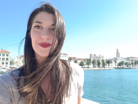 Tour Guide - Lea B.
