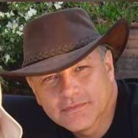 Roberto G.