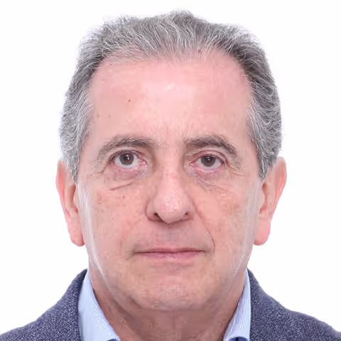 Arturo V.