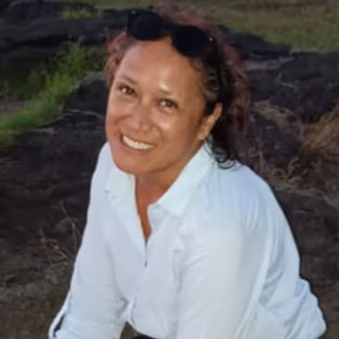 Easter Island Tour Guide - Laura T.