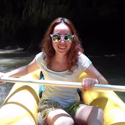 Shenzhen Tour Guide - Miaomiao W.