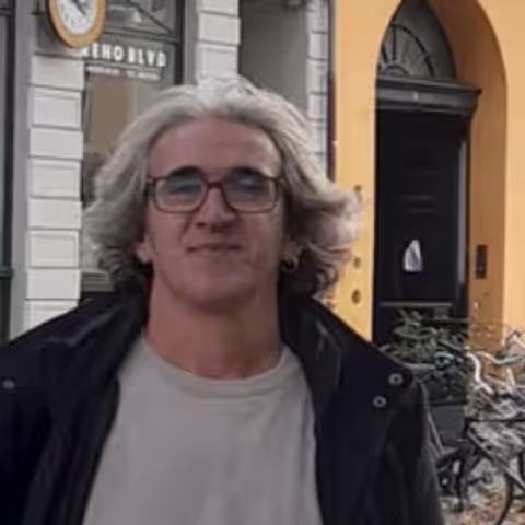 Tour Guide - Luis F.