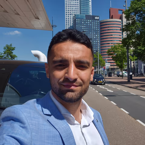 Amsterdam Tour Guide - Faruk A.