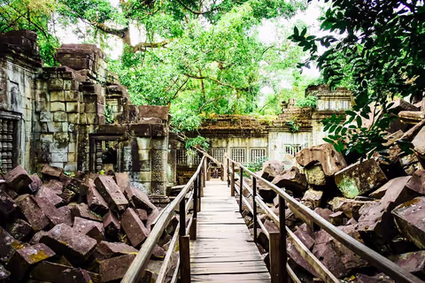 Sacred Stones & Jungle Ruins: Beng Mealea and Banteay Srei