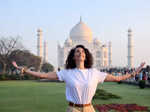 Day Trip To Agra an Amazing Sunrise View Taj Mahal 