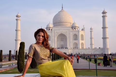 Sunrise Taj Mahal Tour with Fatehpur Sikri