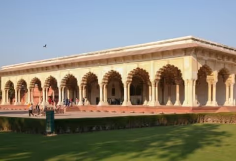 101 heritage walking tour in Agra by licensed Guide 