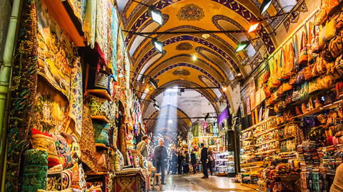 Grand Bazaar & Spice Bazaar Experience with Local Artisan Demonstrations