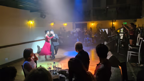 Immerse yourself in the world of tango (4hours)