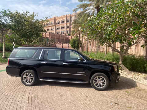 with Luxury GMC : private Dubai 5 hours tour with professional driver