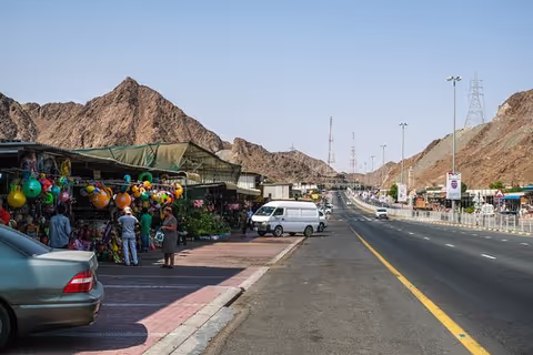 private Fujeirah city 9 hours tour with professional Driver