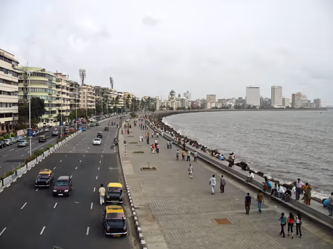 Mumbai Sightseeing through Local Eye