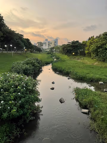 Before Sunrise walking tour