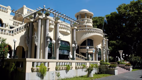 Half-Day Buenos Aires Panoramic Tour by Comfortable Private Vehicle (1-15pax)