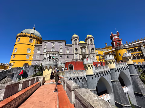 Half-day Pena palace Sintra, Cascais and Cabo da roca in comfort