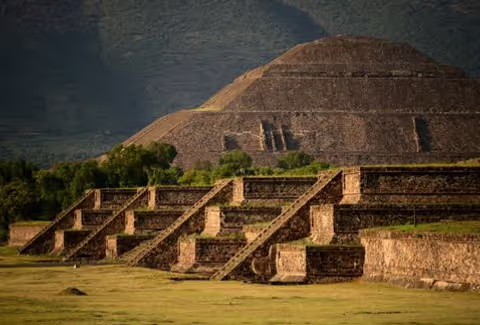 Basilica of Guadalupe and Pyramids of Teotihuacan (Minivan tour 1-6 pax)