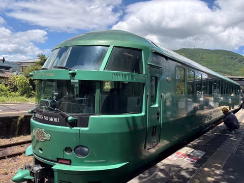 Fukuoka to Yufuin Private Tour by Train (Tour Ends in Yufuin)