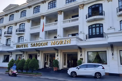 Hue To Lao Bao Border Private Car 7 Hours (1-12 Pax)