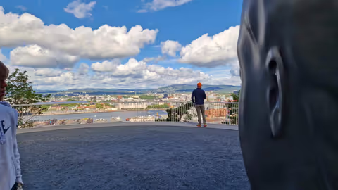 Explore Oslo with local!