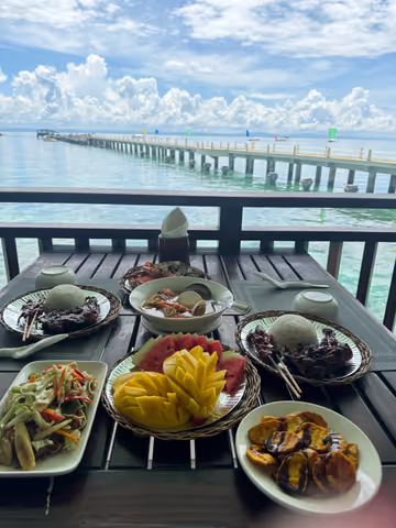 Mactan Island Hopping & Snorkeling Tour with lunch