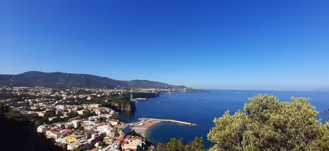 Full-day Tour to Sorrento and Positano, with mozzarella and limoncello tour