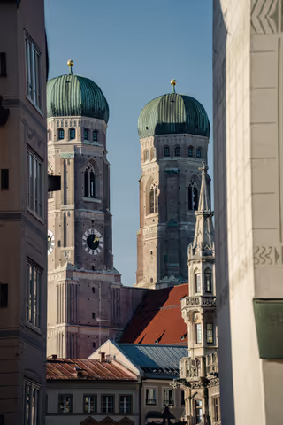 Munich Premium Tour: sightseeing and bavarian traditions