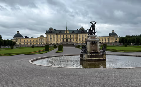 Palaces, Palaces, Palaces