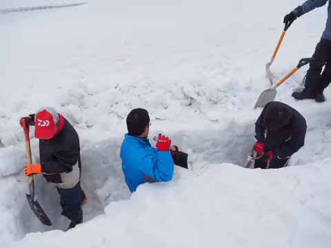 Hands-on  "Snow  Experience "  Tour