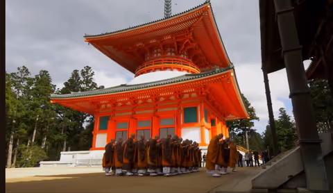 Exploring Koyasan