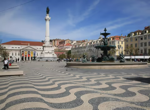 Walking tour of the old town of Lisbon