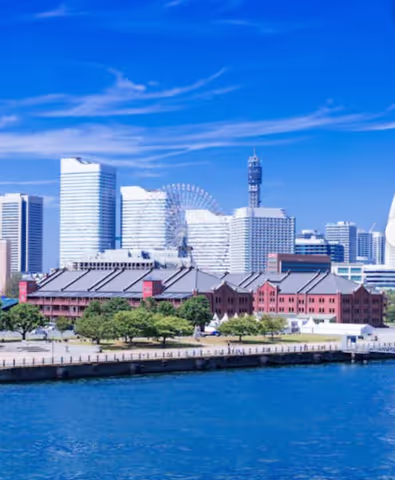 How about experiencing the modern and historical attractions in Yokohama?