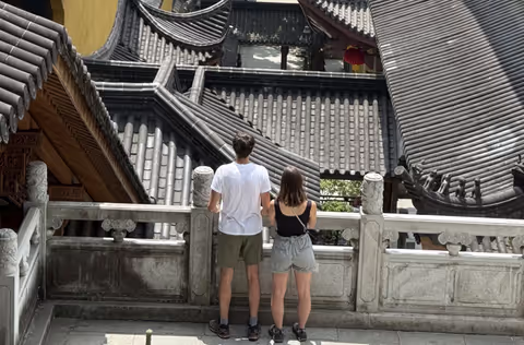 Experience authentic local life in Hangzhou through Buddhism, history, and cuisine!