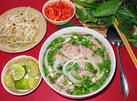 Hanoi Street Food Experience Tour