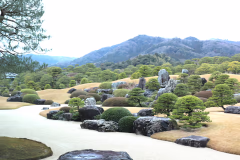 Adachi Museum of Art & Browsing shops in Matsue City