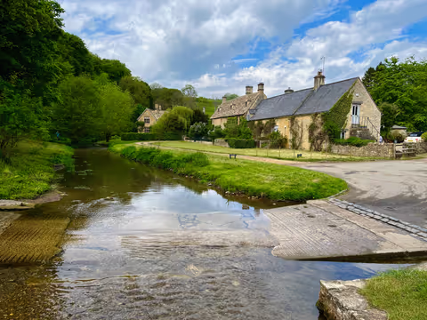 Walking Tour: Cotswolds Classic Villages Loop