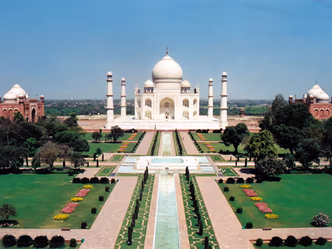 Day Trip to Taj Mahal from Delhi by Luxury car/ (up to 04 pax)