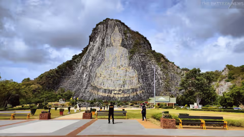 Private Private Car Tour from Pattaya : Temples & Tropical Beauty Escape ( with Sedan, SUV, Minivan)