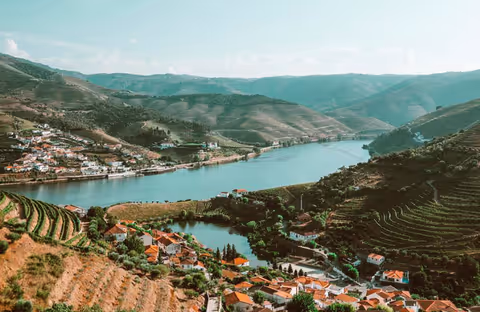 Douro Valley to Lisbon private trip (Mercedes E Class or V Class)