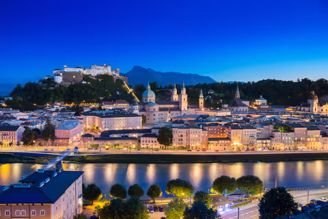 Prague - Salzburg (via Český Krumlov or Hallstatt)_Private Transfer by Mercedes E/V