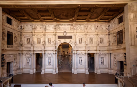 Walking through Vicenza, "the city of palaces"