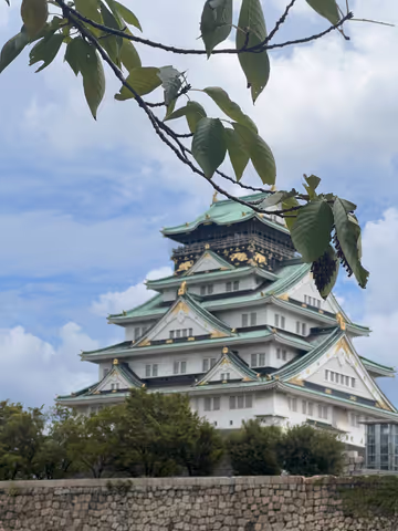 Osaka Castle park and visiting a shrine