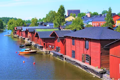 Porvoo Historic Town & Riversides: Guided Tour from Helsinki