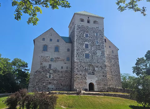 Turku Castle & Old Town Discovery: Guided Helsinki Day Trip